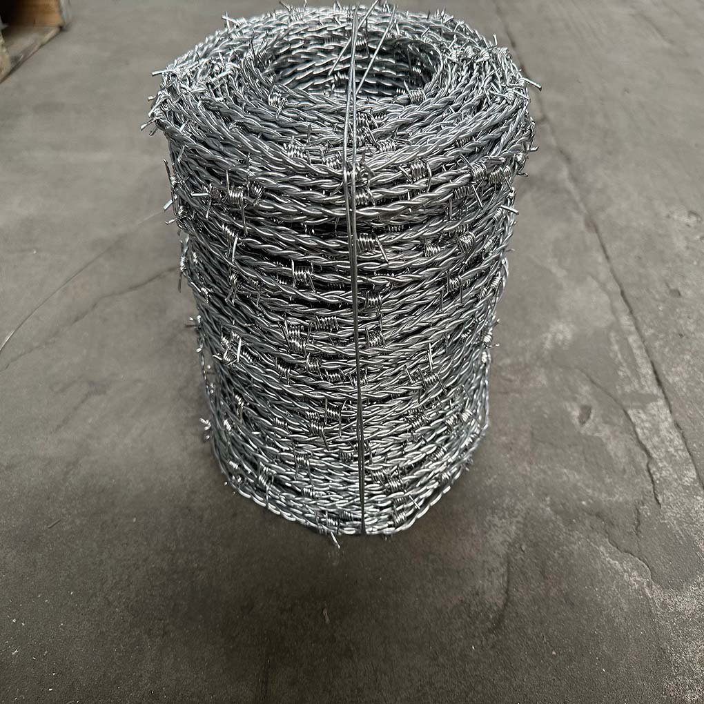 Razor barbed wire price galvanized barbed wire topped used on farm fence or chain link fence