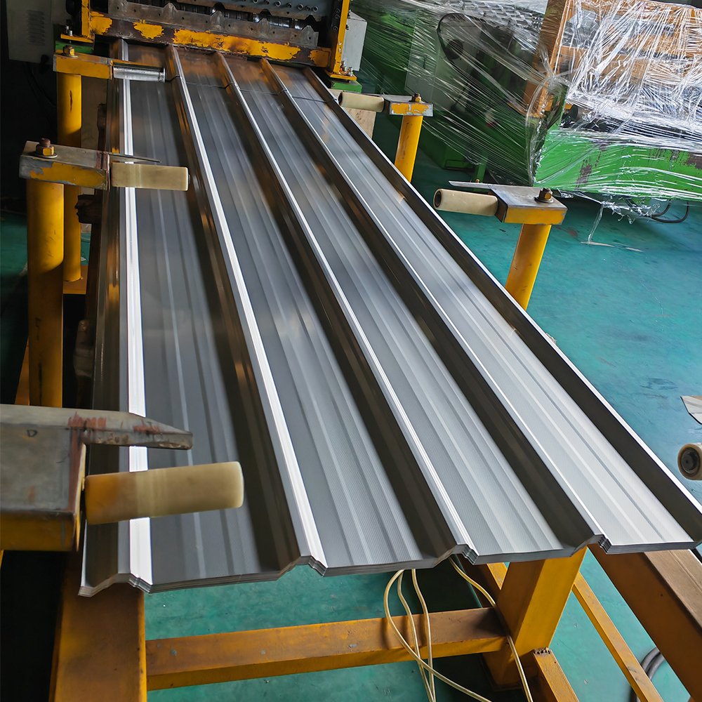 New Pet Aluminum Coated Roof Steel Tiles Galvanized Roofing 28 Gauge Corrugated Steel Metal Zinc Tile Roof Sheet
