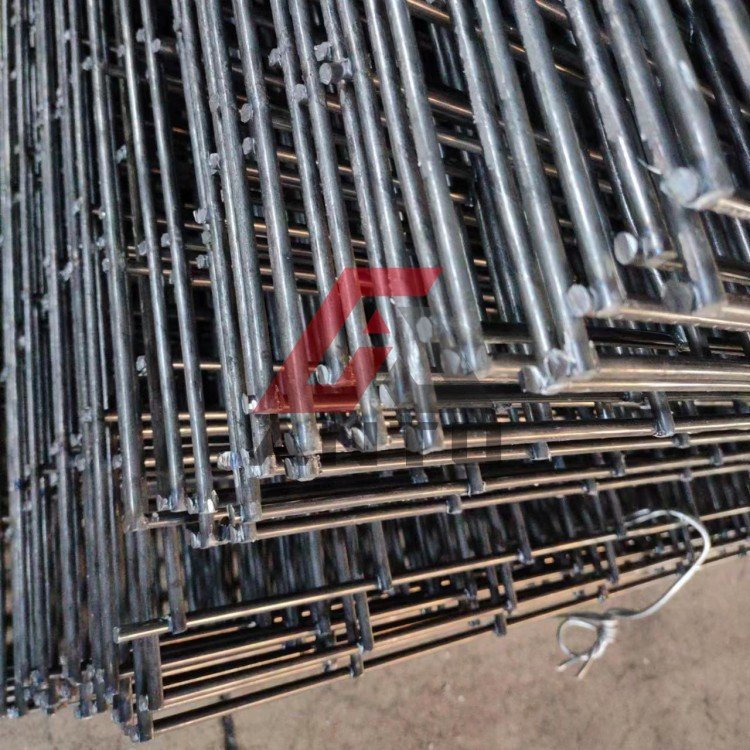 Hot Sale Custom 6 8 Gauge Coal Mine Black Welded Steel Wire Mesh Manufacturer Price