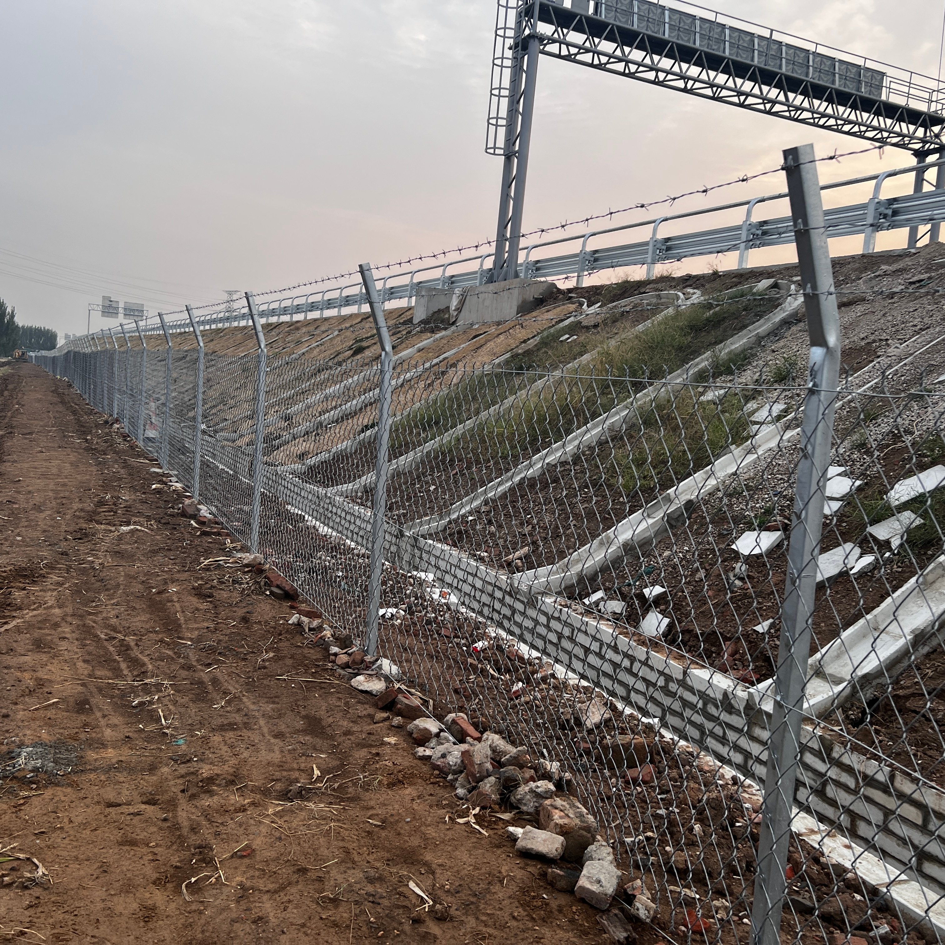 Galvanized PVC Steel Wire Mesh with Hook Durable and Weather-Resistant Product