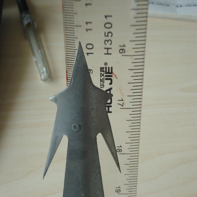 Popular galvanized Anti Climb Cheap Security wall fence spikes/ PVC coated spike for sale