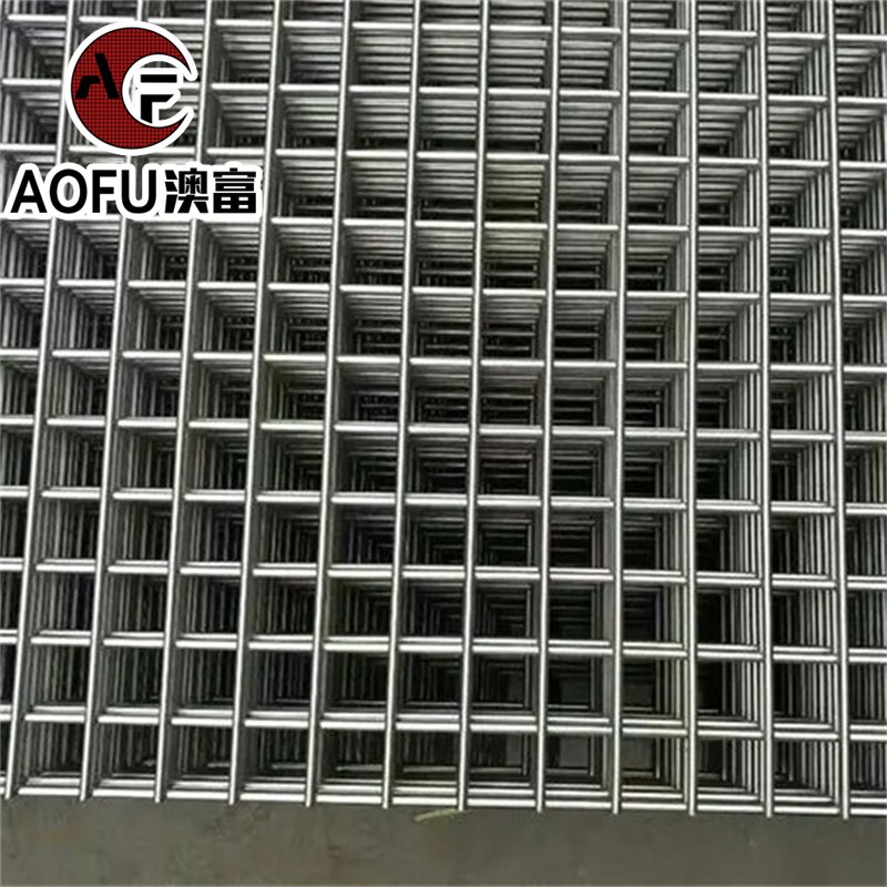 Hot Sale Electro Galvanized And Hot Dipped Galvanized Welded Wire Mesh 5mmx5mm 5mmx5mm
