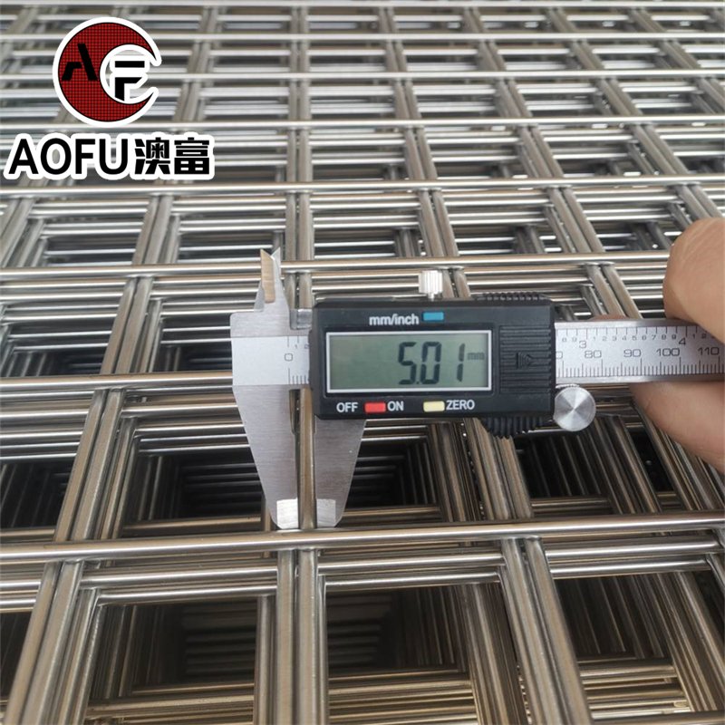 Hot Sale Electro Galvanized And Hot Dipped Galvanized Welded Wire Mesh 5mmx5mm 5mmx5mm