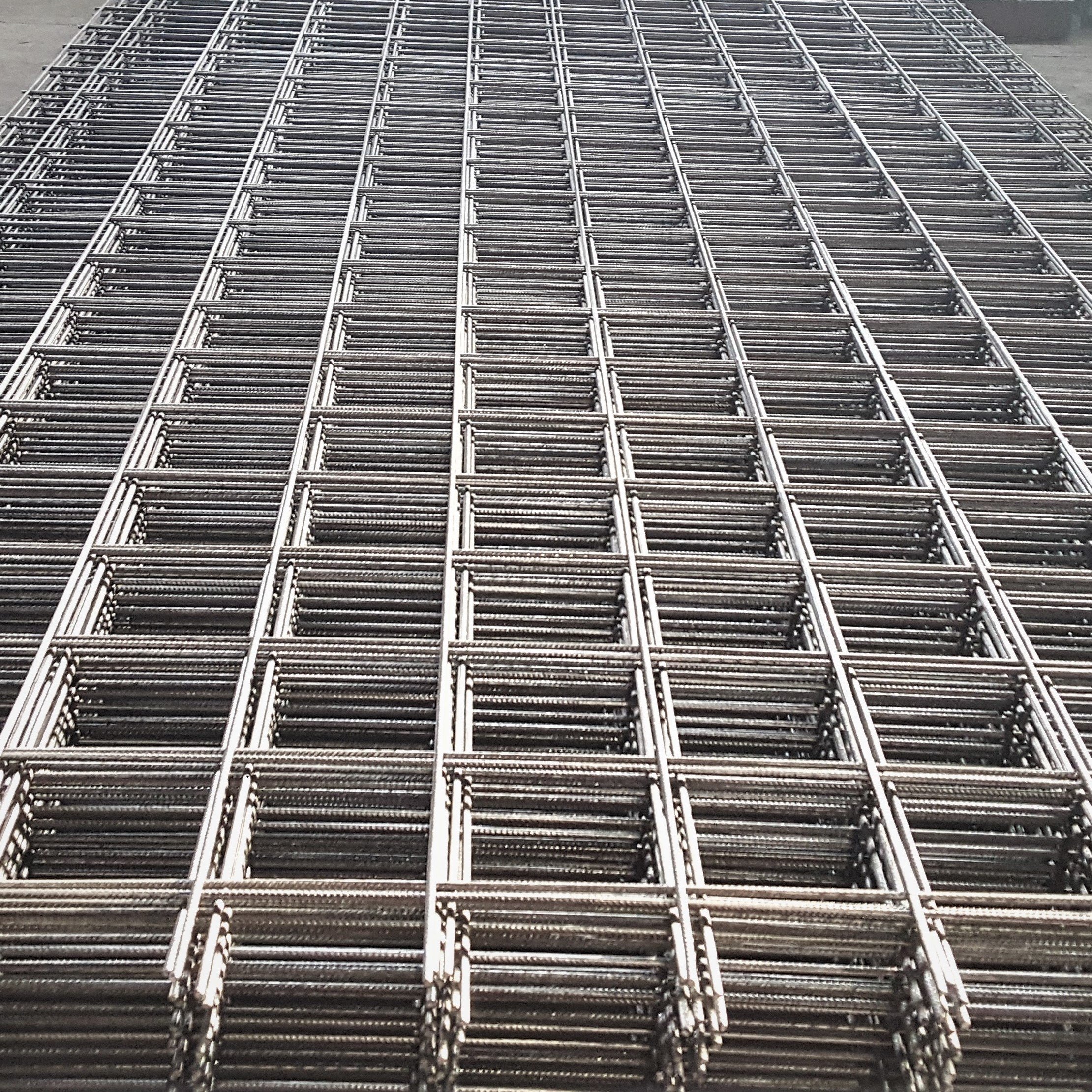 Hot Dipped Galvanized Fencing Iron Netting Steel Welded Wire Mesh For Rabbit Bird Animal Pet Cages