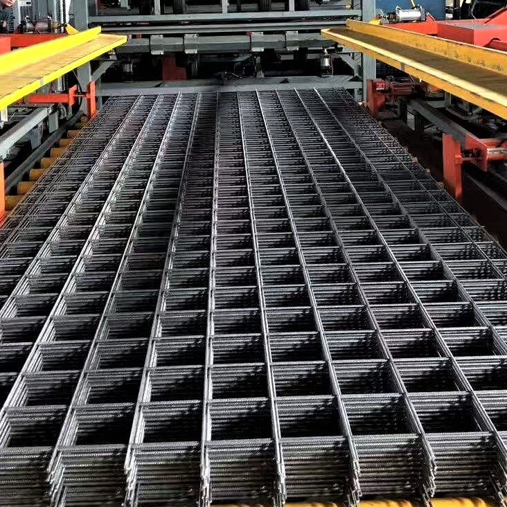 Hot Dipped Galvanized Fencing Iron Netting Steel Welded Wire Mesh For Rabbit Bird Animal Pet Cages