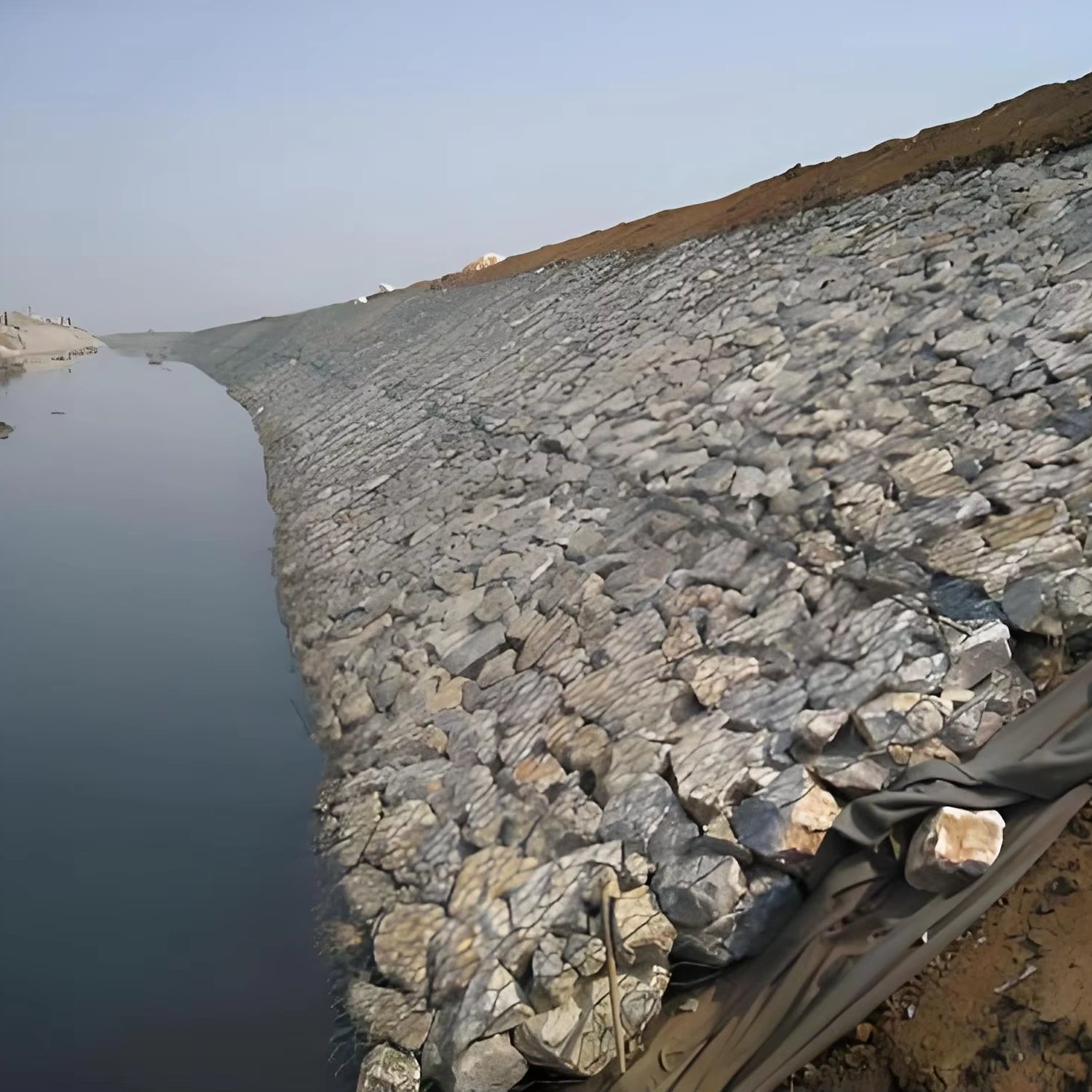 Factory Price Galvanized Gabion Wire Mesh Hexagonal Woven Gabion Renno River Mattresses for Sale