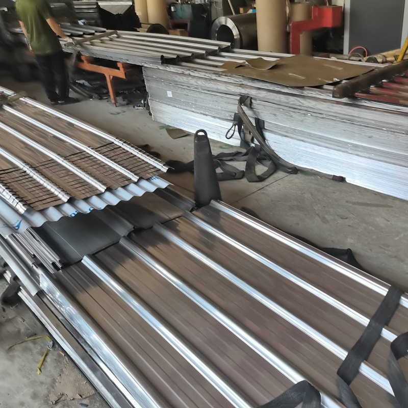 Hot Selling Regular Spangle Hot Dipped 0.7mm Thickness Galvanized Gi Corrugated Iron Steel Roofing Sheet