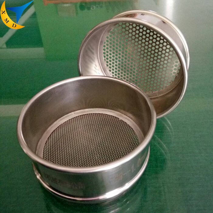 Double-layer stainless steel screening sieve