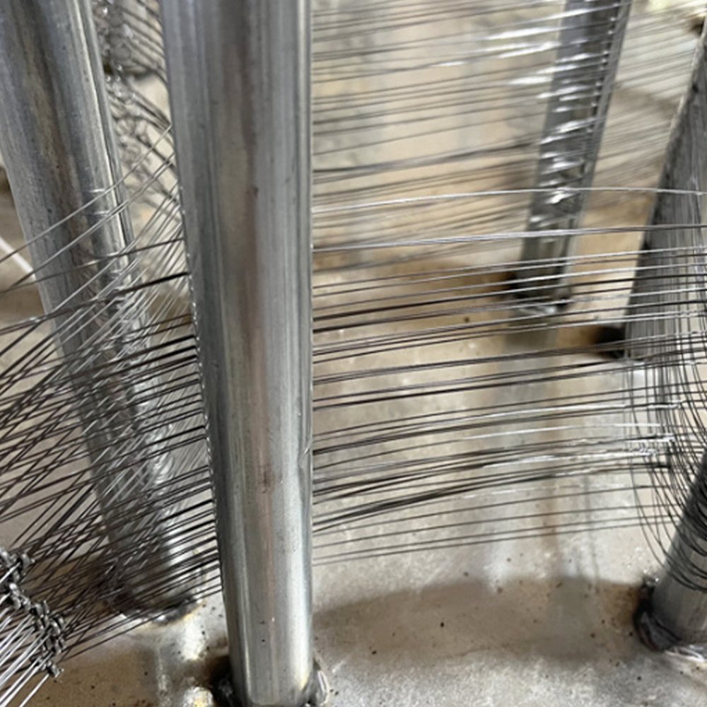 Tank Barrier Wire Mesh Tank Track Wrapping Battlefield Defense Works Wire Winding Net