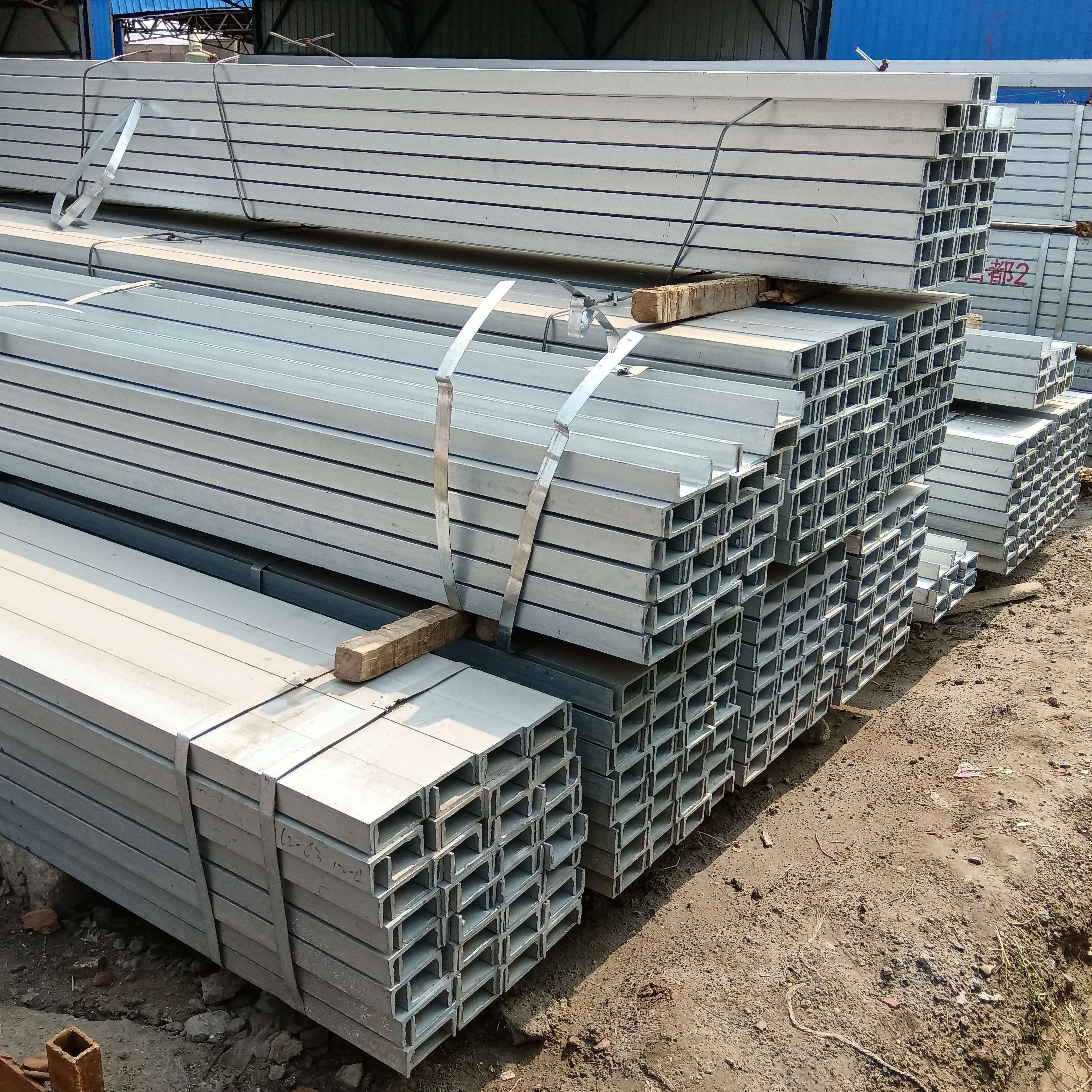Hollow Section Q235 Q345 Galvanized Welded round Square Carbon Steel Pipe Seamless Steel Pipe