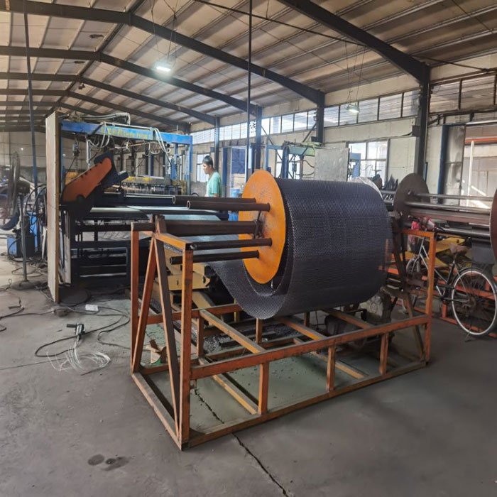 45# 65Mn Vibrating screen mesh Crusher screen mesh Mining screen Mesh Manufacture