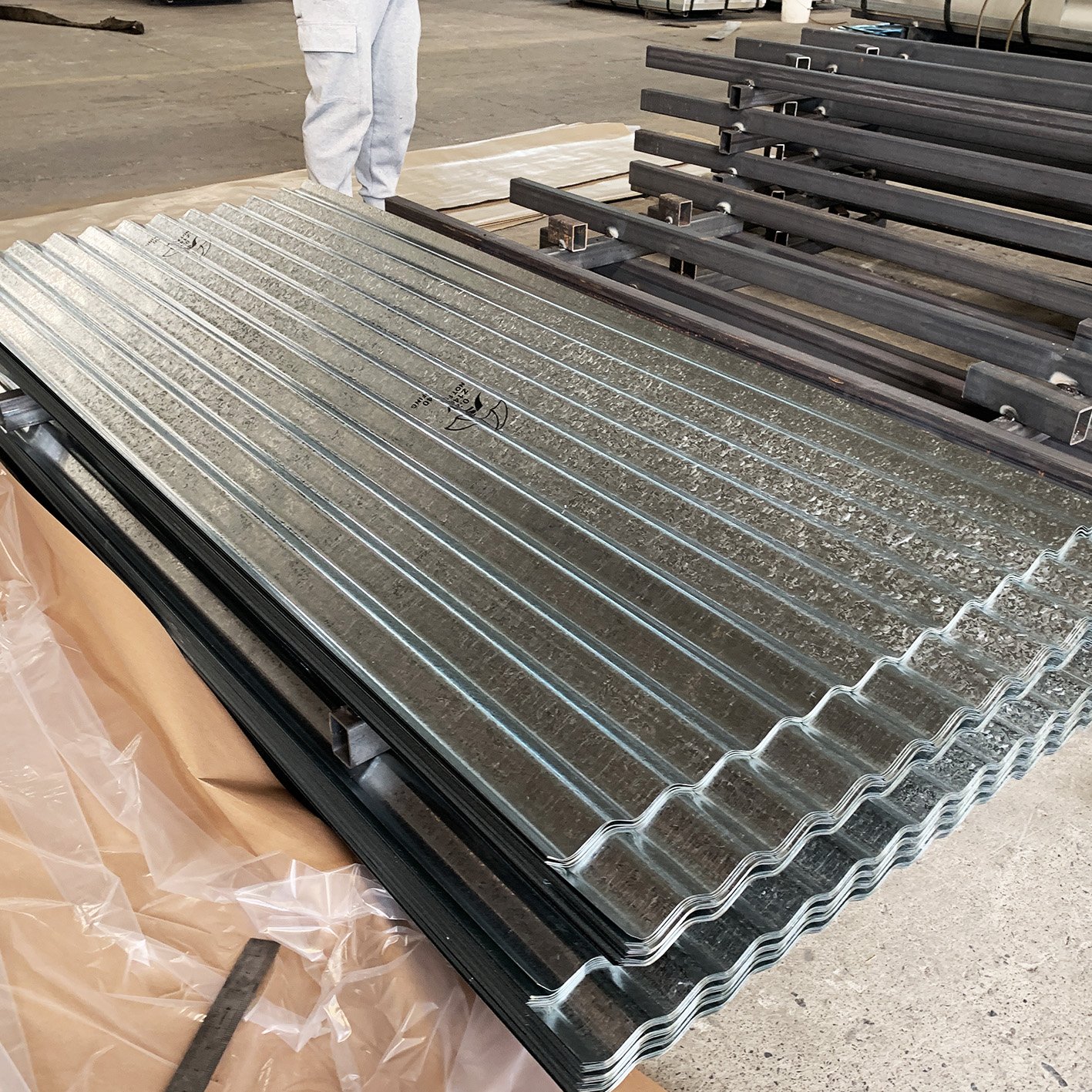 Roofing materials zinc coating Z30 Z40 4x8 feet corrugated roofing sheet Q195 Q235 roofing sheet