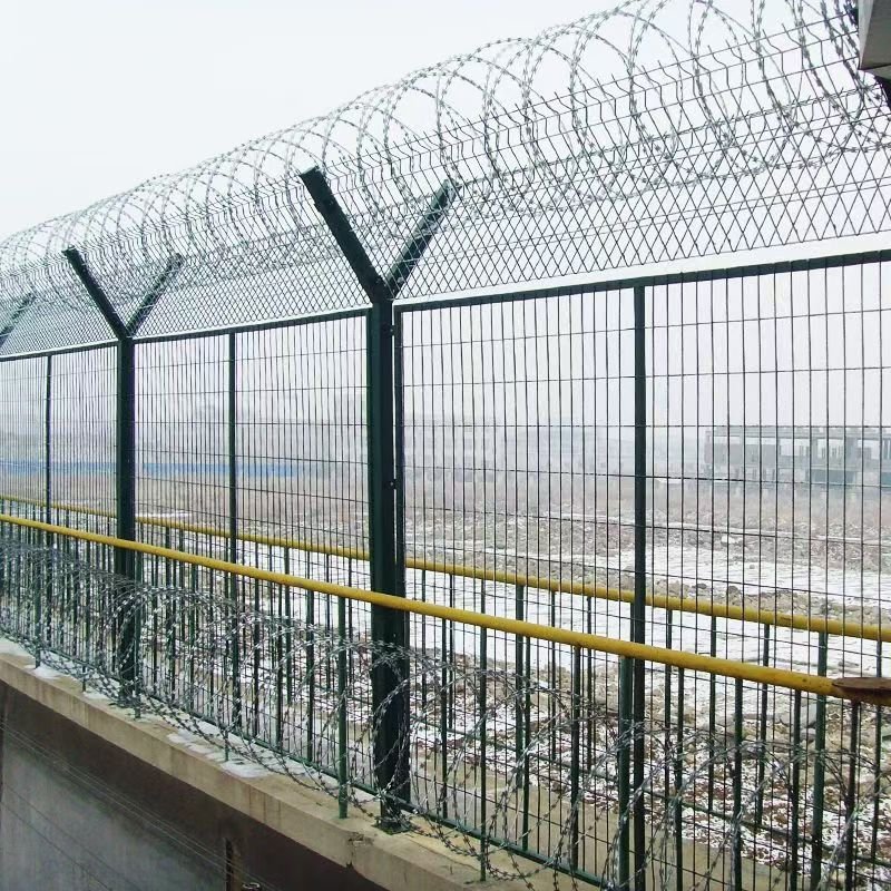Galvanized Rolling Dragon Blade Barbed Wire Stainless Steel Razor Wire for Fences Prisons Construction Iron Wire Product