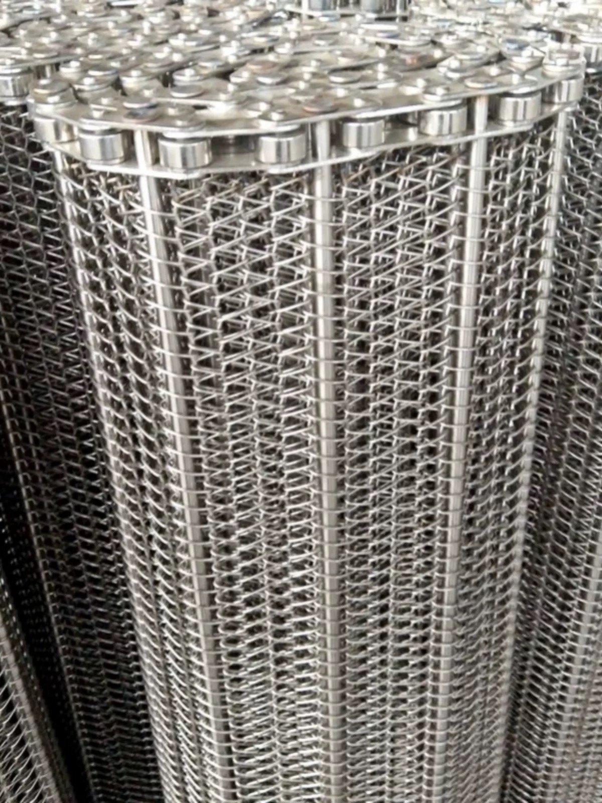 Most popular High performance stainless steel wire rope mesh Herringbone chain mesh with high temperature conveyor belt