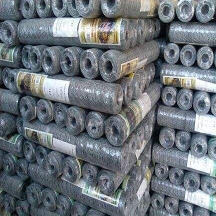 Hot Dip Galvanized Iron Wire Mesh fencing poultry Netting Hexagonal Chicken cage Wire Mesh Roll