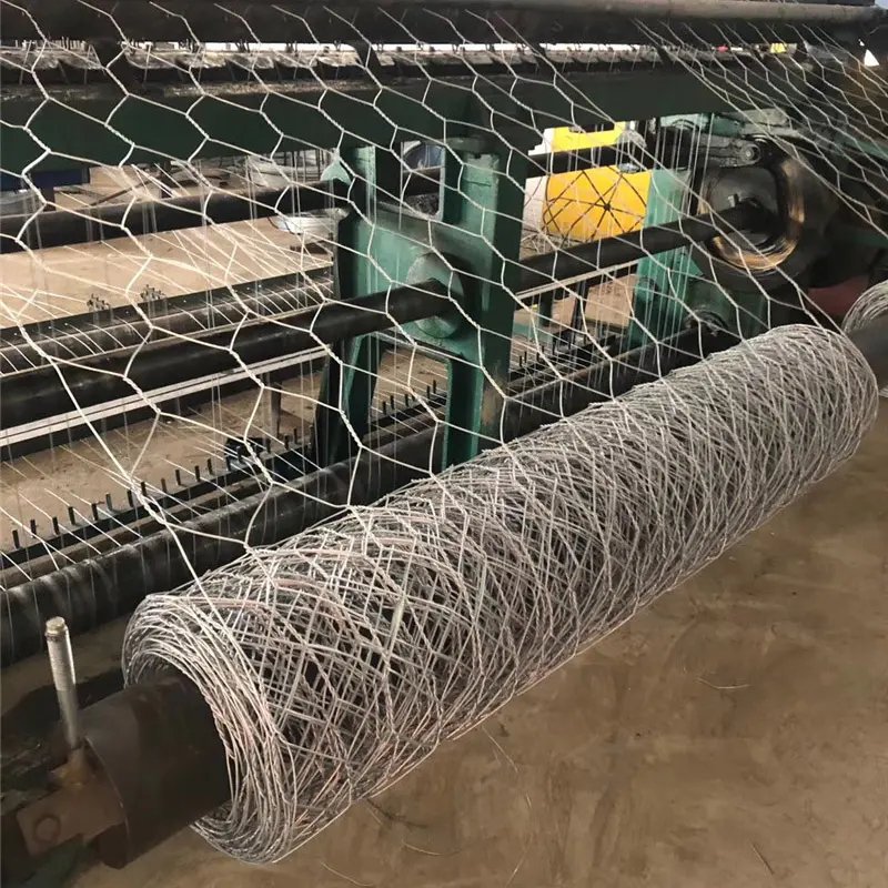 Customized Size Poultry Wire Netting Hexagonal Galvanized Mesh Garden Fence Barrier for Pet hexagonal wire netting