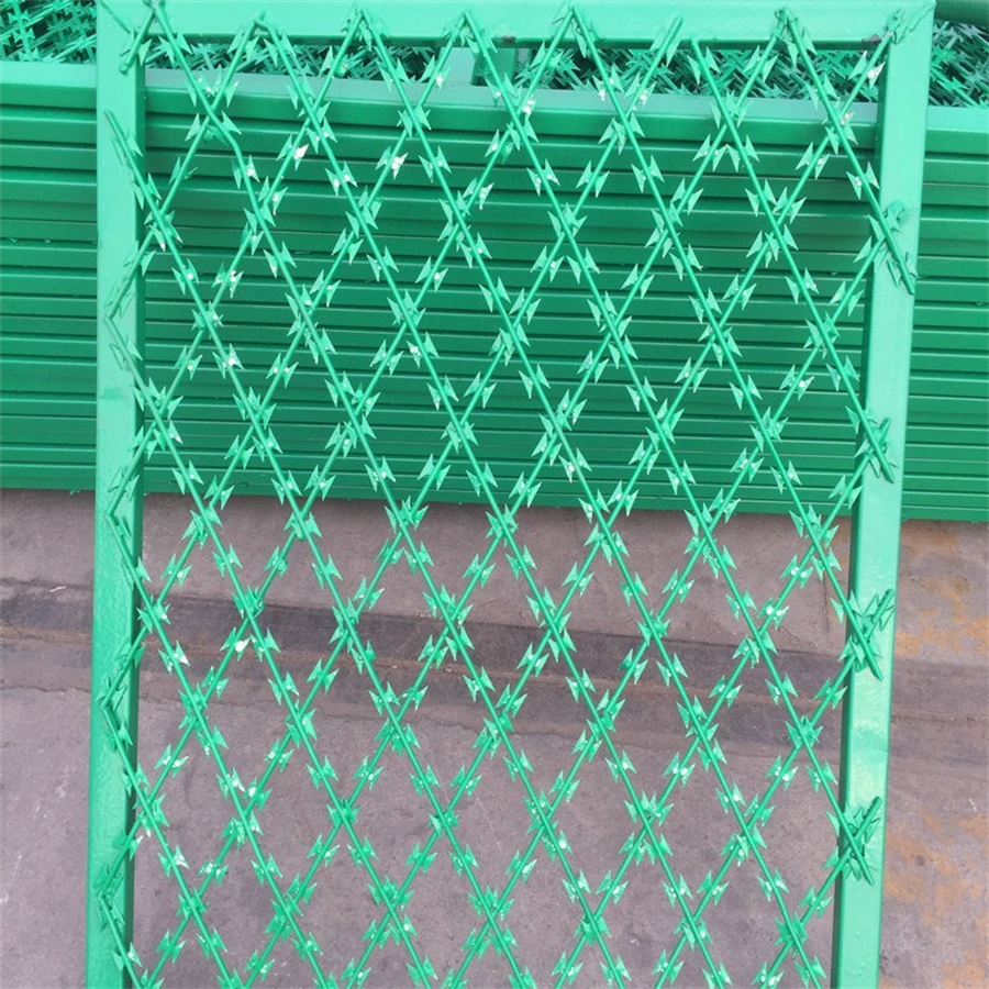 Wholesale security straight galvanized Razor blade flat concertina diamond welded welded razor barbed wire mesh fencing panel