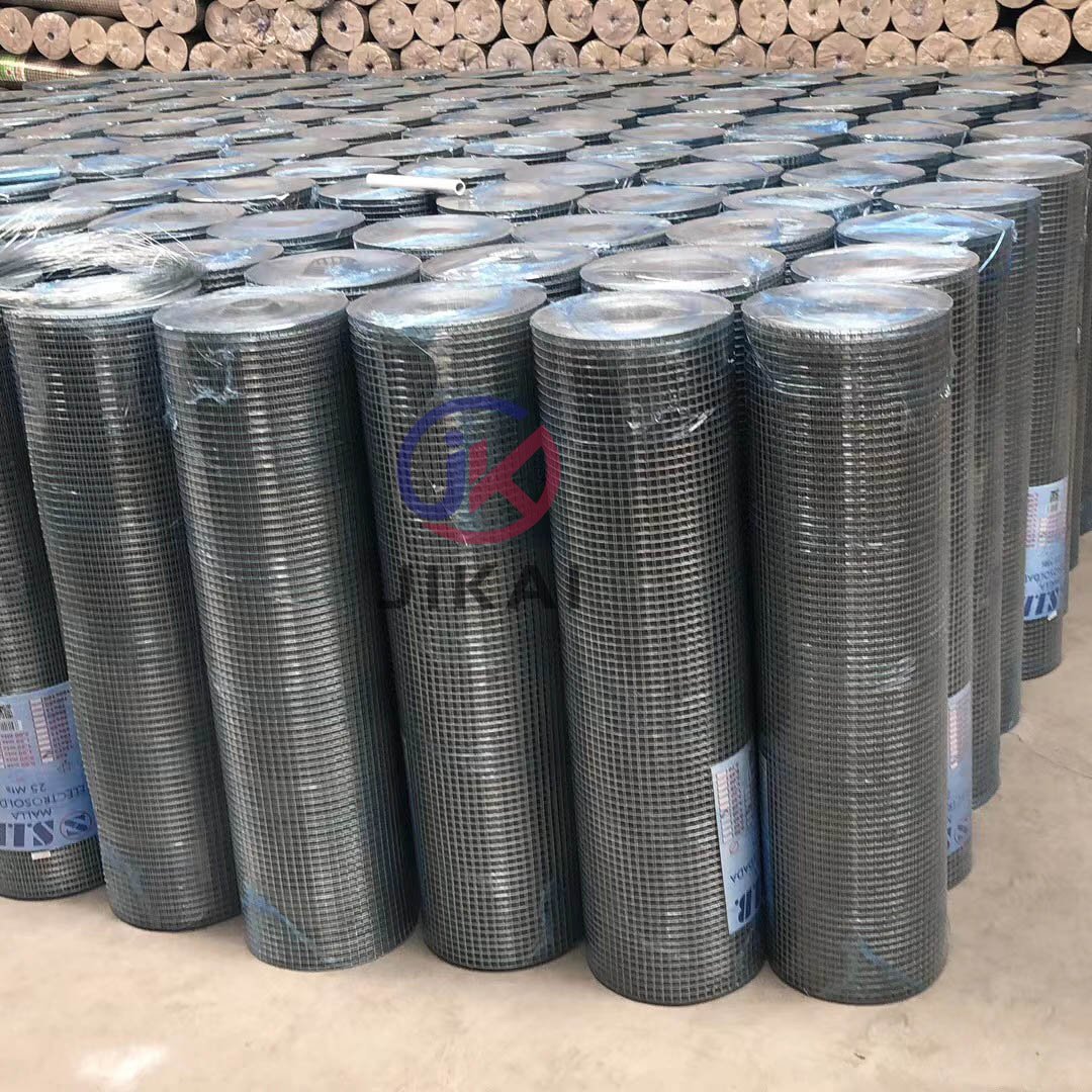 Hot dipped galvanized welded wire mesh roll for fence wire mesh roll for rabbit cage