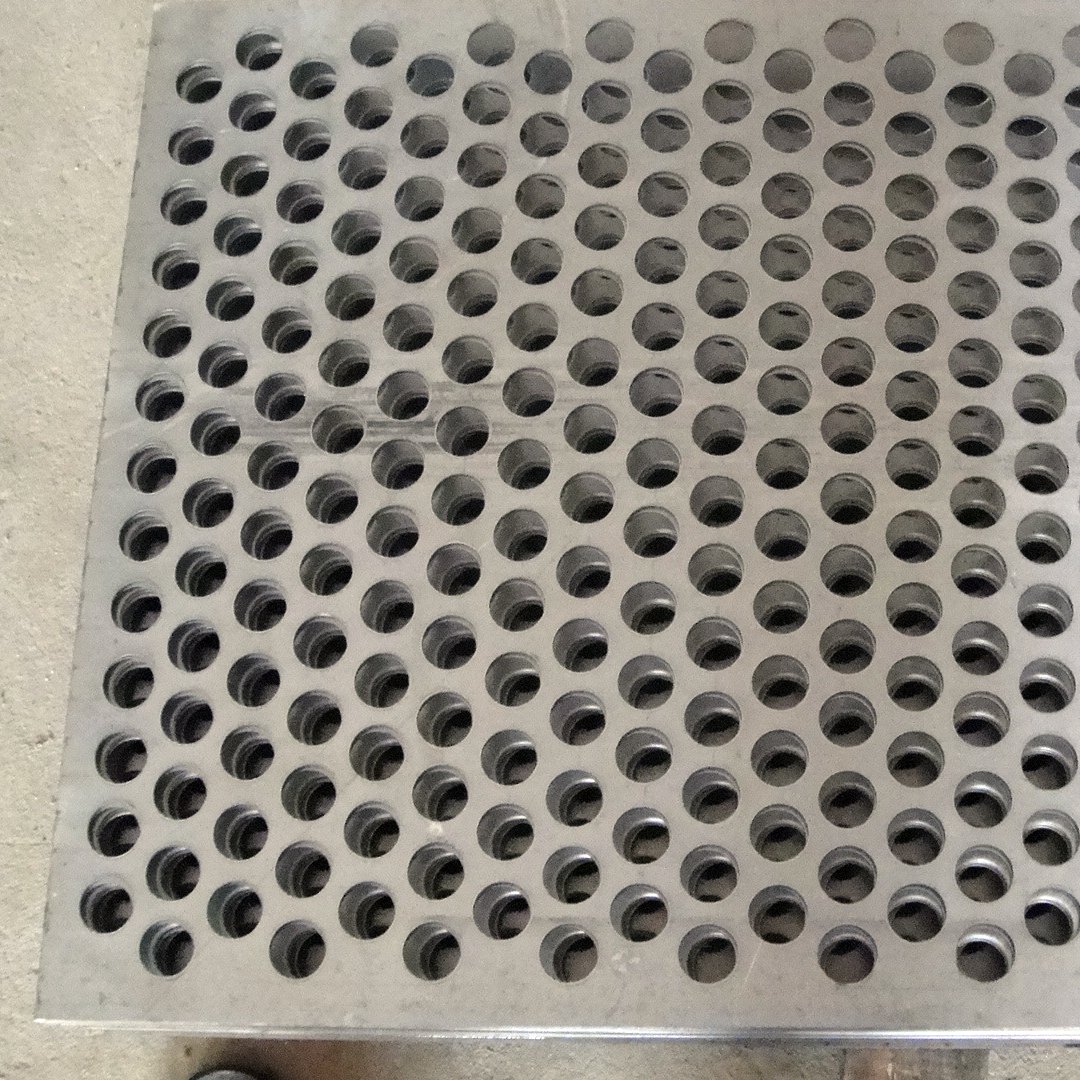 1mm thickness Perforated metal mesh sheet Galvanized perforated mesh plate/punching metal sheet for Architectural decoration