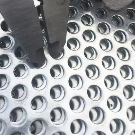 1mm thickness Perforated metal mesh sheet Galvanized perforated mesh plate/punching metal sheet for Architectural decoration