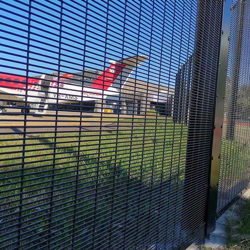 Secure and Durable 358 Dense Mesh Anti-Climbing Barbed Wire Steel Construction Fence for Prisons and Protection