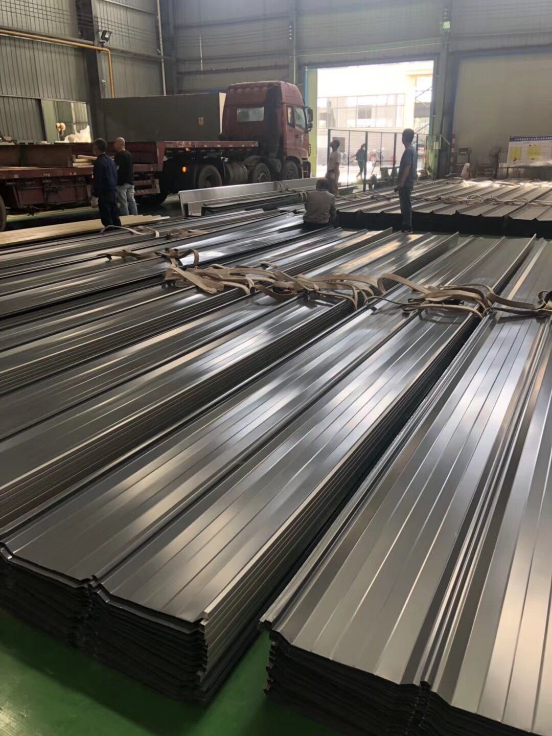 Hot sale custom size galvanized corrugated roof steel sheet zinc roof shingles