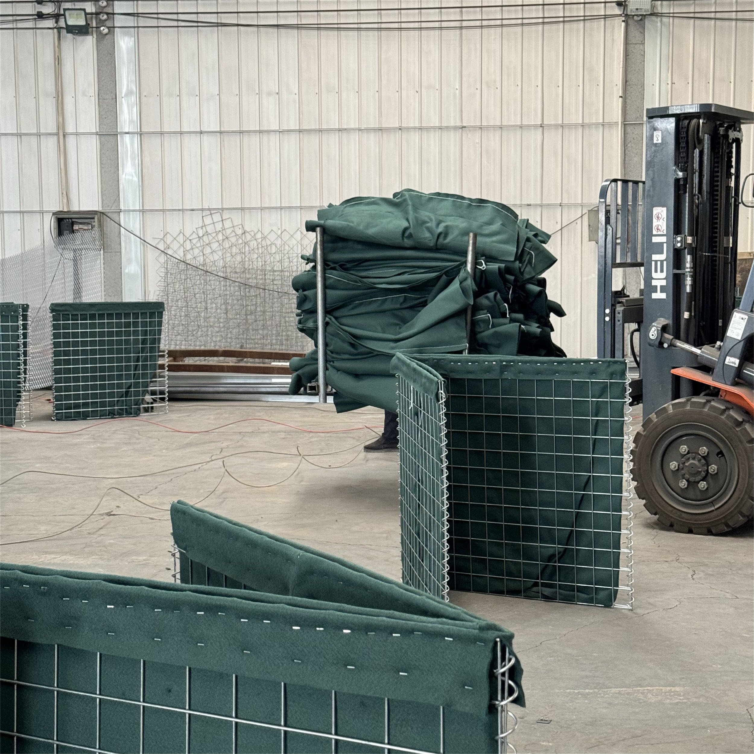 Wholesale Sea Floating Defensive Barrier Heavily Defensive Concrete Galvanized Defensive Barrier Bastion