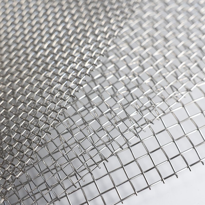 3 Mesh 7.2mm Aperture 1.2 mm Wire diameter 1m*30m 304 Stainless Steel Crimped Wire Mesh Screen Filter