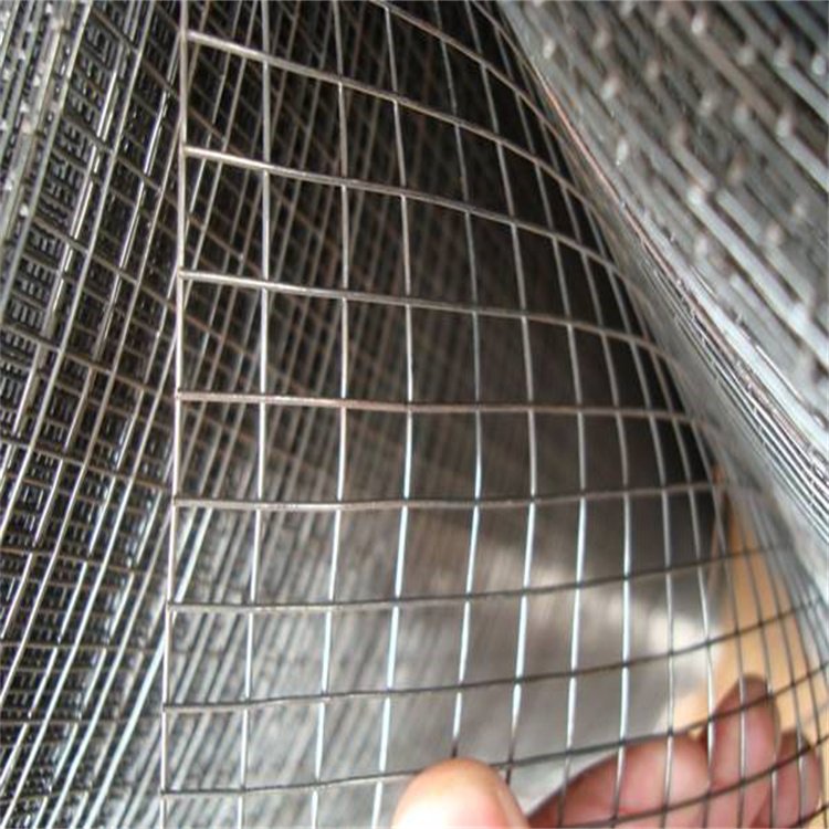Rust proof galvanized welded wire mesh panel fencing welding iron wire net panel for animal cages