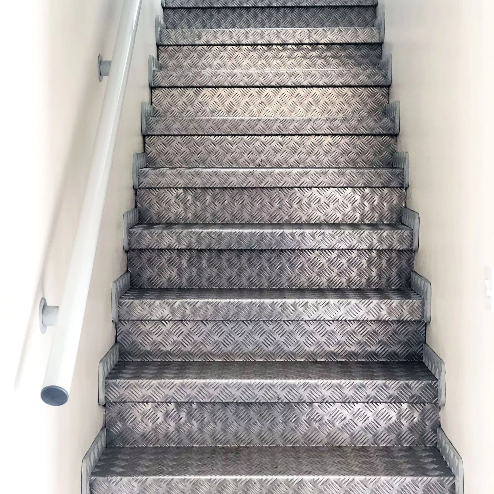 Galvanized Corrugated Steel Roofing Sheet/Plate,New Product Line 2 Mm 5Mm 20Mm Checkered Pattern Hot Rolled Steel Plate