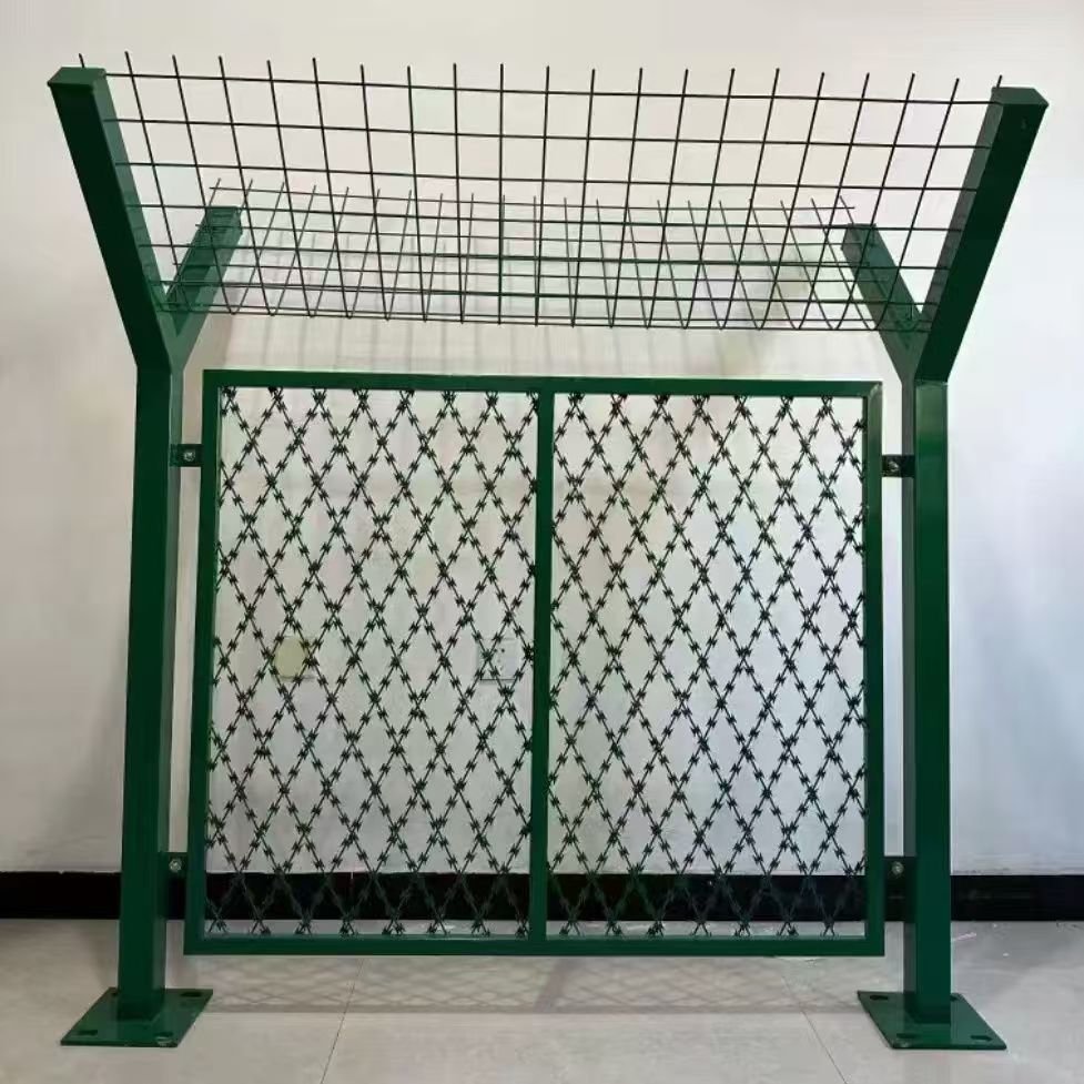 Anping Factory Galvanized Stainless Steel SS Barbed Wire Coil BTO22 BTO-25 28 30 CBT 45 60 65 Diamond Welded Razor Wire Mesh