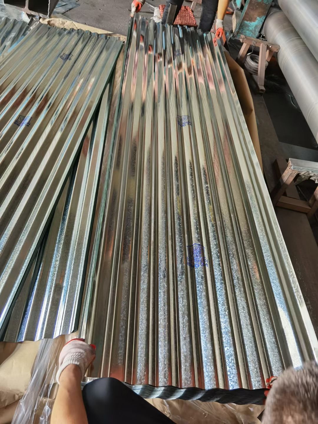 Hot Selling Cheaper Aluzinc Corrugated Roof Tiles Convex Steel Prepainted Galvalume Trapezoidal Roofing Sheet