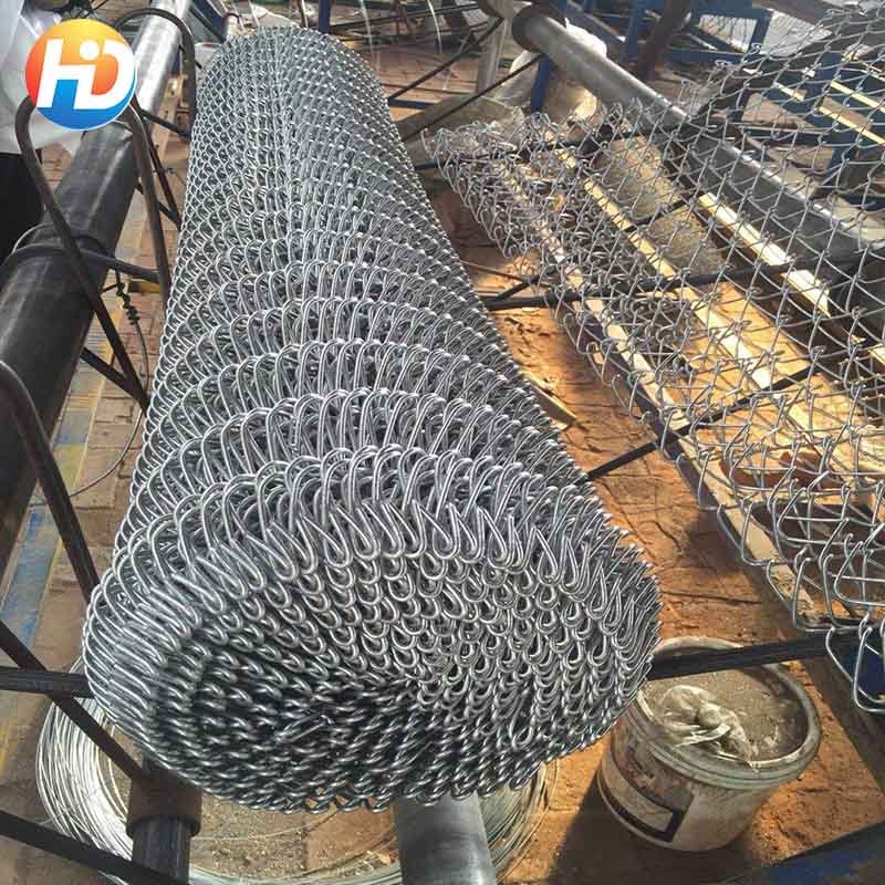 Outdoor Garden Game Fencing Roll Green Black Blue Plastic Coating Steel Wire Mesh 1.5mm To 4.0mm Thick Cyclone Wire Cost