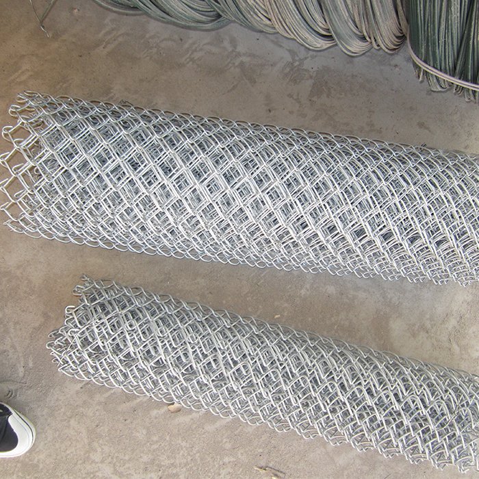 Fence Post Set Coated Green 8 Sizes Galvanized Chain Link Steel Wire Mesh