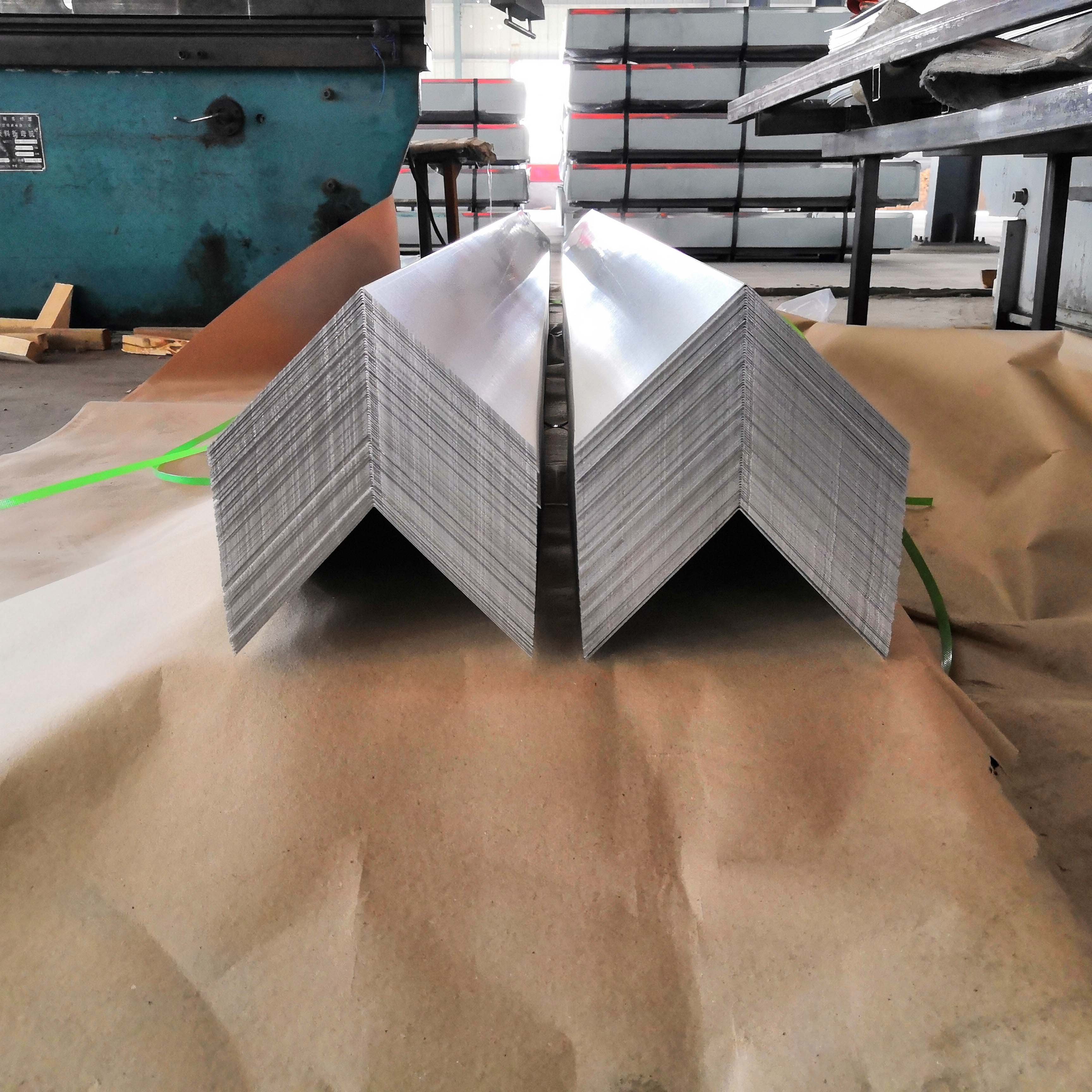 Galvanized/ galvalume 5*5 L sheet roof metal flashing