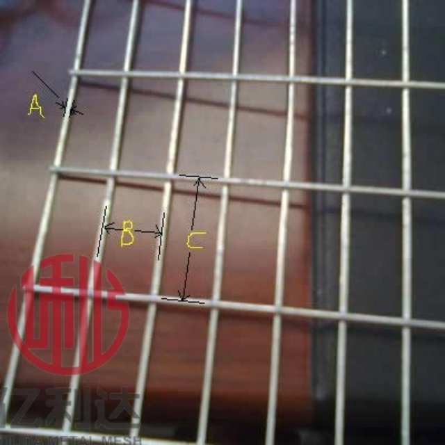 Livestock Sheep Pens Cattle Pens Safety Fence Welded Wire Mesh
