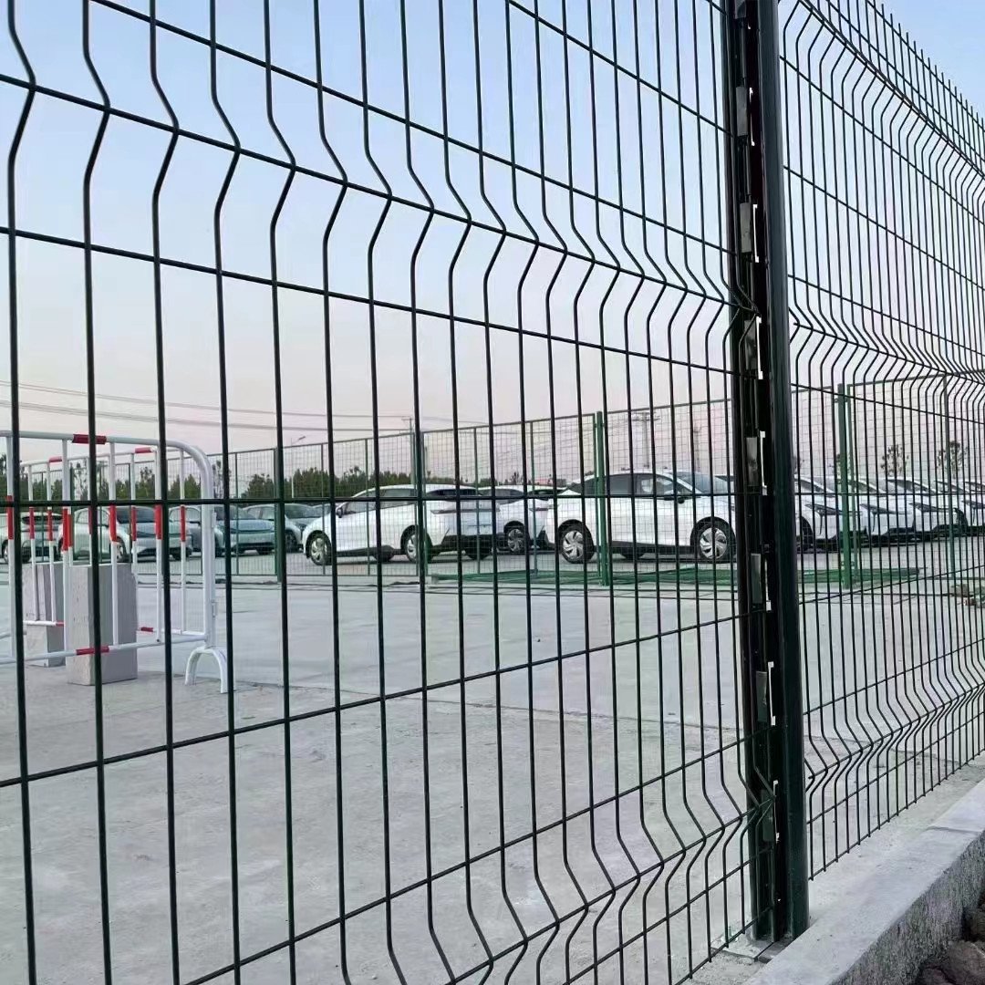 Welded Iron Wire Mesh Material Wire Mesh Panels Green 3D Fence For House