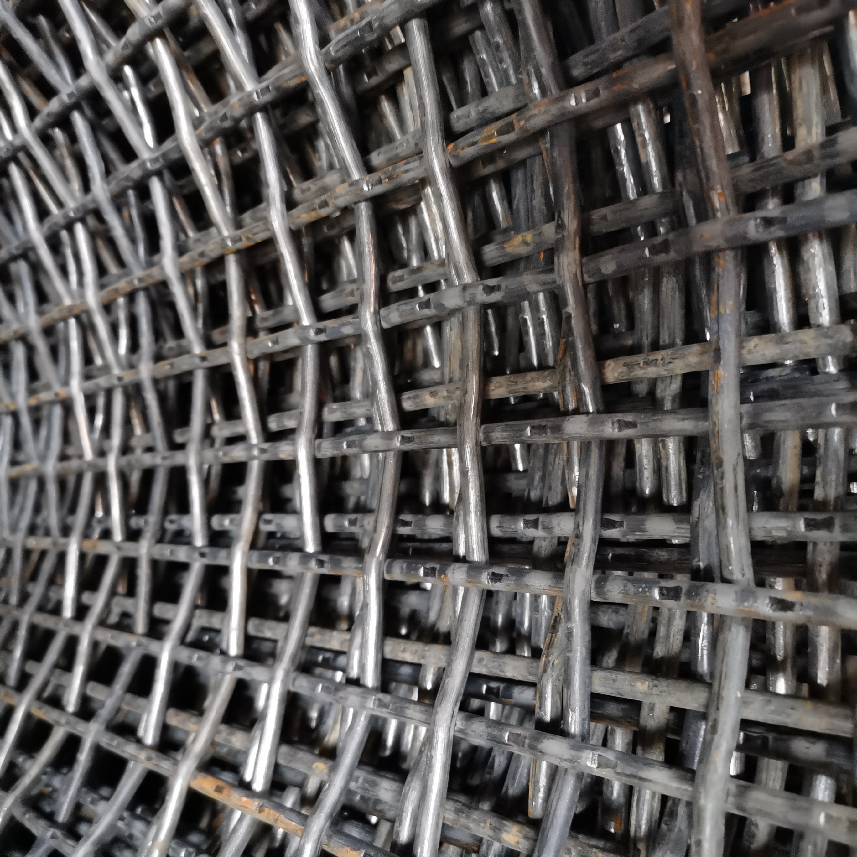 Wear-resistant 65mn Steel Wire Woven Mesh Roughening Vibrating Screen For Mining Site Anti-blocking Screen For Sand And Gravel