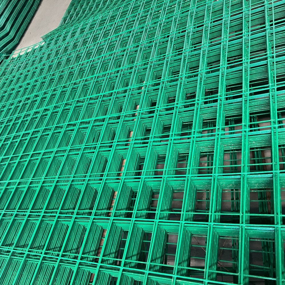 Durable Corrosion Resistant Green Impregnated PVC Welded Wire Mesh Panel Steel Mesh Spray Plastic High Quality Steel Wire Mesh