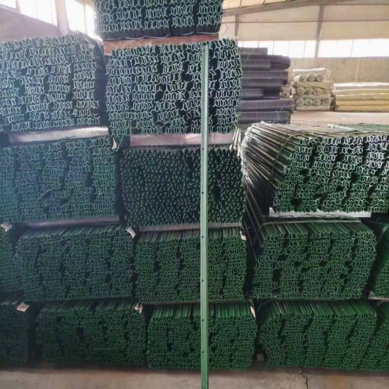 Woven cow wire fence galvanized hinge joint fixed knot portable goat field fence galvanized 8ft 6Ft field fence