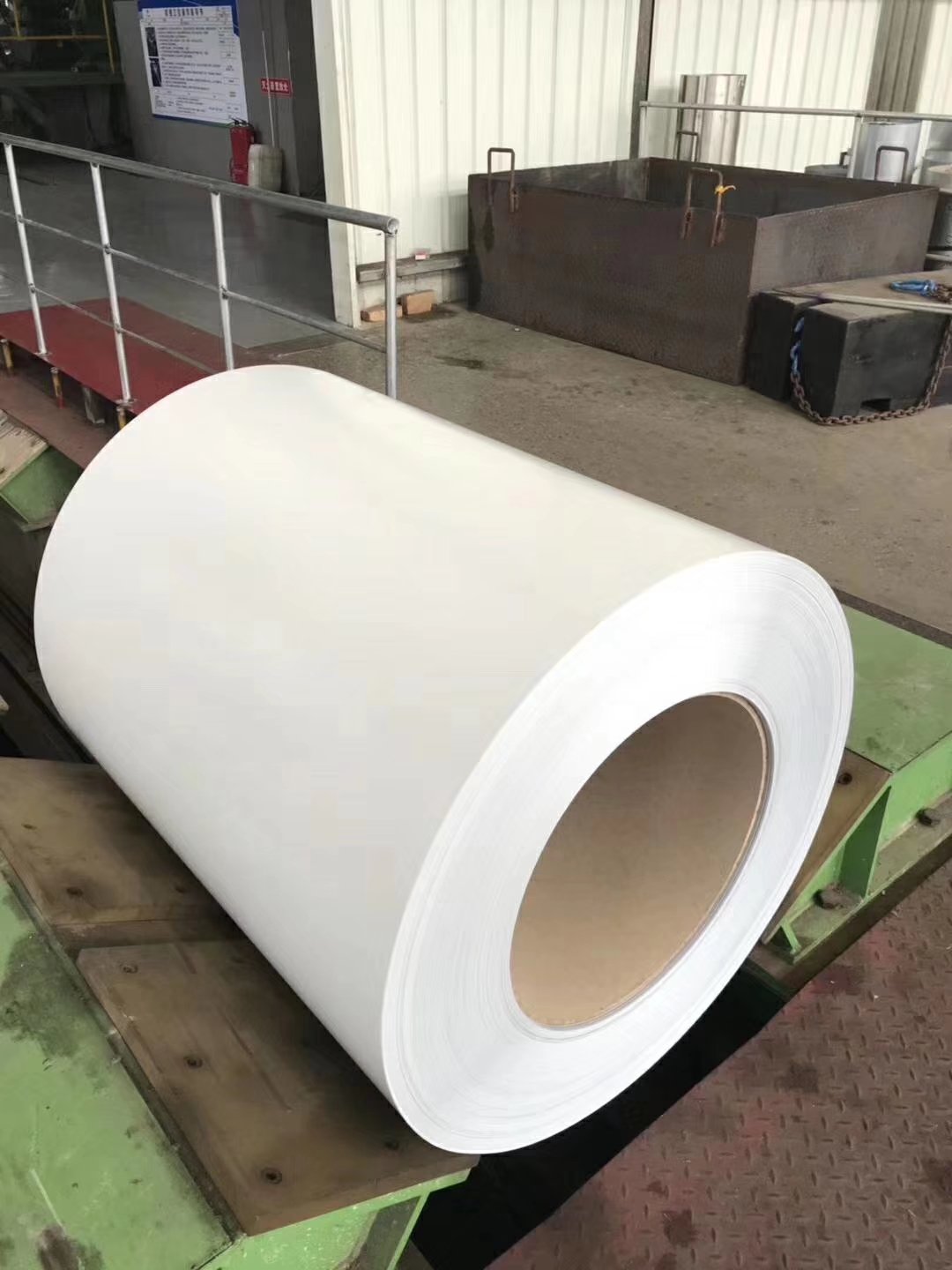 Factory customized various colors.prepainted color steel coil zinc corrugated roofing sheet