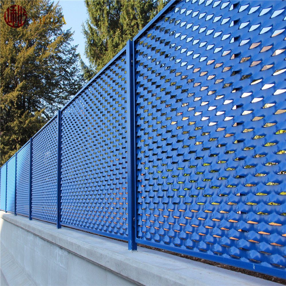 Expanded Metal Fencing Panel with Steel Wire Mesh Welding/Bending/Punching/Cutting Services Farm Fence Application