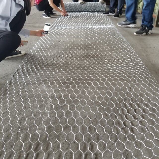 Chicken wire mesh / Galvanized Hexagonal wire netting / galvanized fish lobster trap hexagonal wire mesh