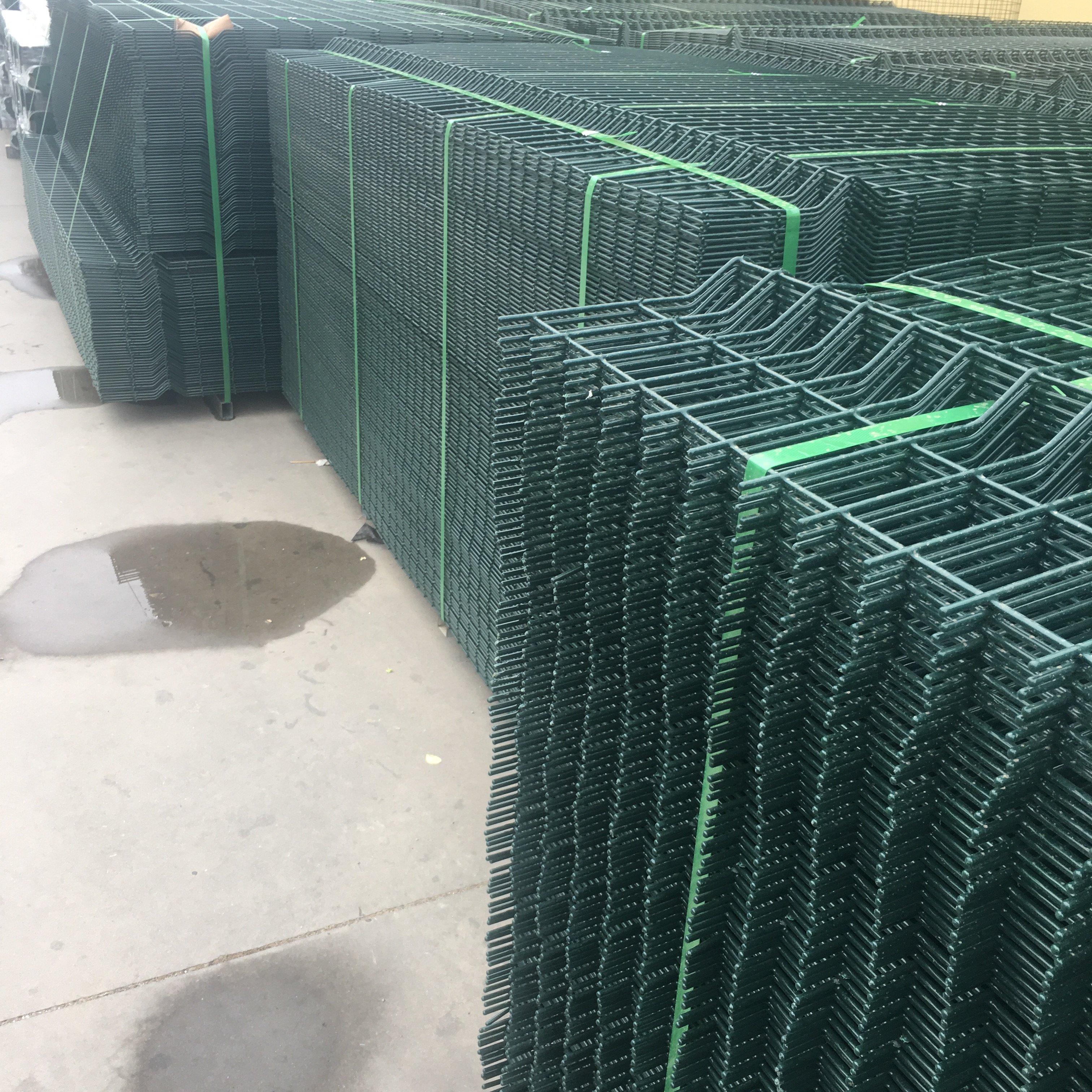 2x2 galvanized welded wire mesh fence panels in 12 gauge