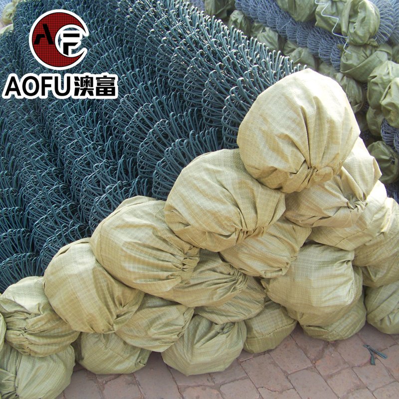 Pvc Coated Galvanized Diamond Cyclone Wire Mesh Rolls 6ft Chain Link Fence For Sale