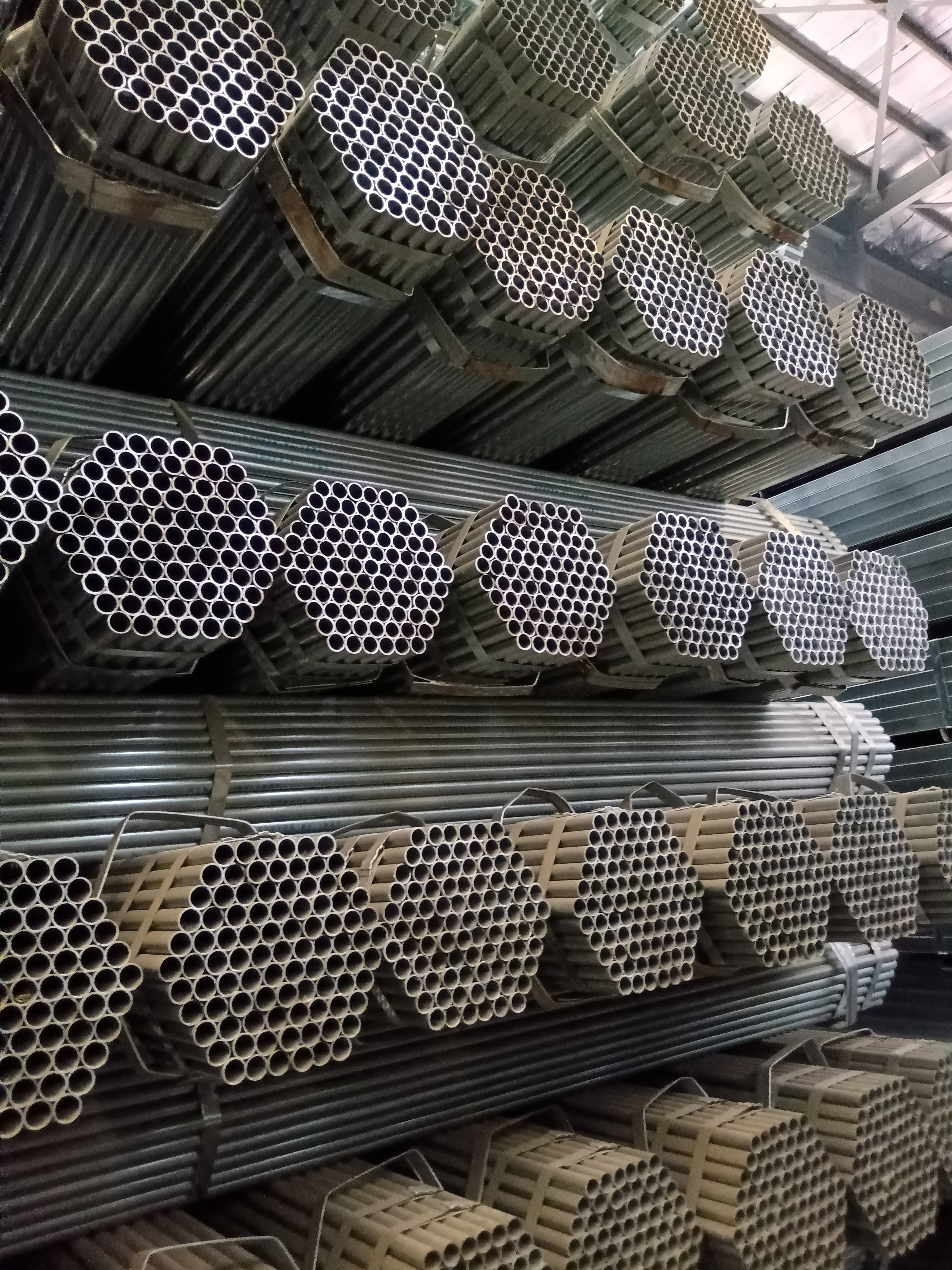 Factory Price St52 Z60 Z40 Z30 Galvanized Steel Pipe For Fluid Pipe
