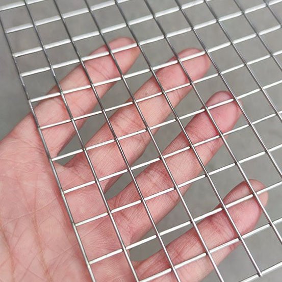 Stainless Steel 4x4 4mm Welded Wire Mesh Large Bird Cage Stainless Steel Welded Mesh