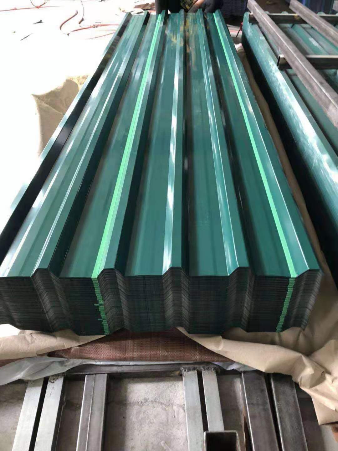 Factory low price customization.galvanized 10 transparent roofing sheet gauge corrugated sheet steel