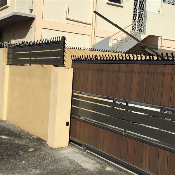 High Security Anti-Climb Large Size Razor Spikes Decorative Steel Wire for Perimeter Fence Tops and Walls