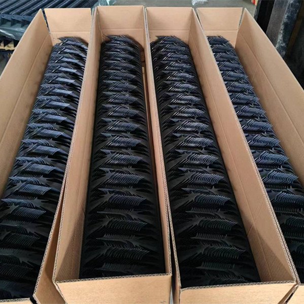 High Security Anti-Climb Large Size Razor Spikes Decorative Steel Wire for Perimeter Fence Tops and Walls
